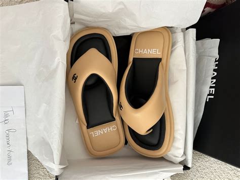 chanel flip flops men